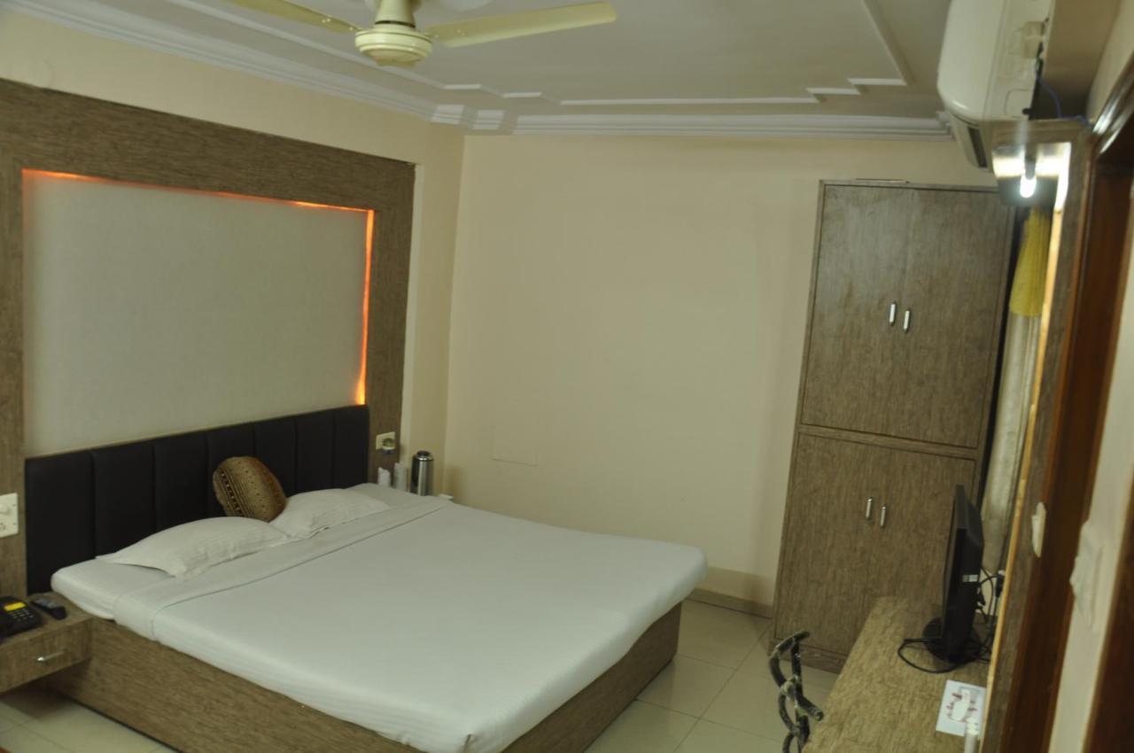Hotel Grand Arjun Rāipur Εξωτερικό φωτογραφία