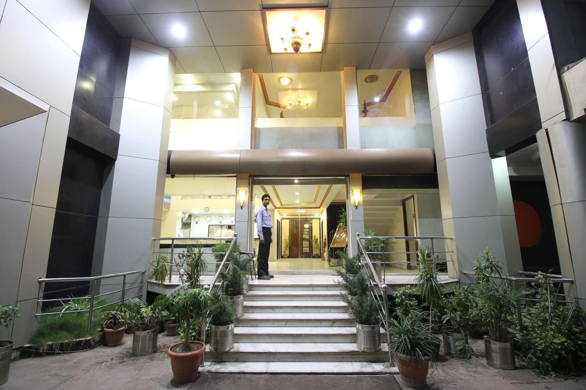 Hotel Grand Arjun Rāipur Εξωτερικό φωτογραφία